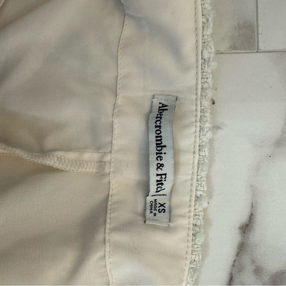 Abercrombie & Fitch White Tweed Mini Skort - Picture 4 of 4